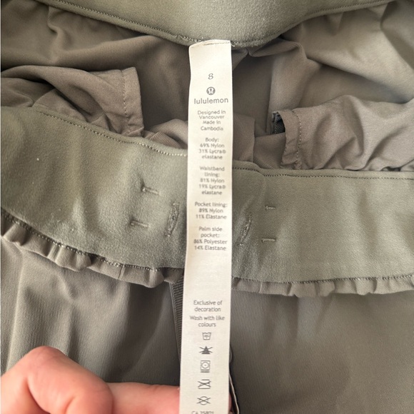 Lululemon pants size 8 - Picture 2 of 5